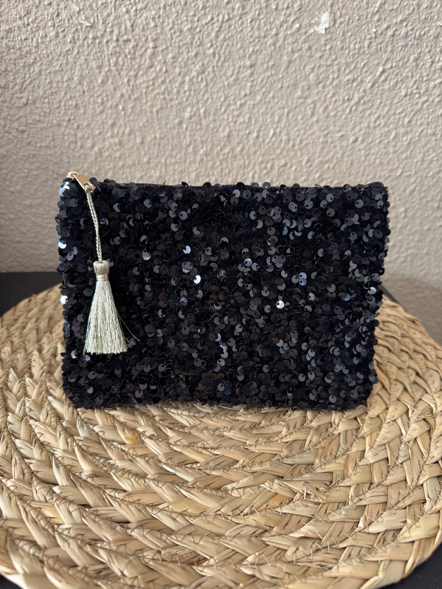 Pochette noir avec sequins