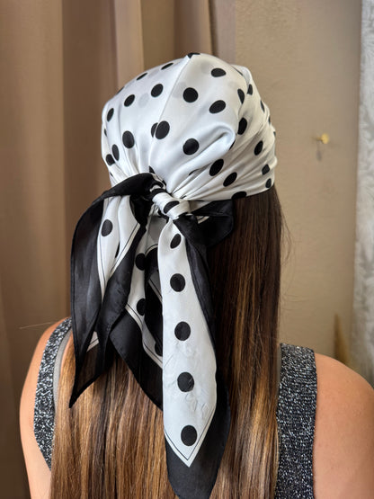 Foulard à pois