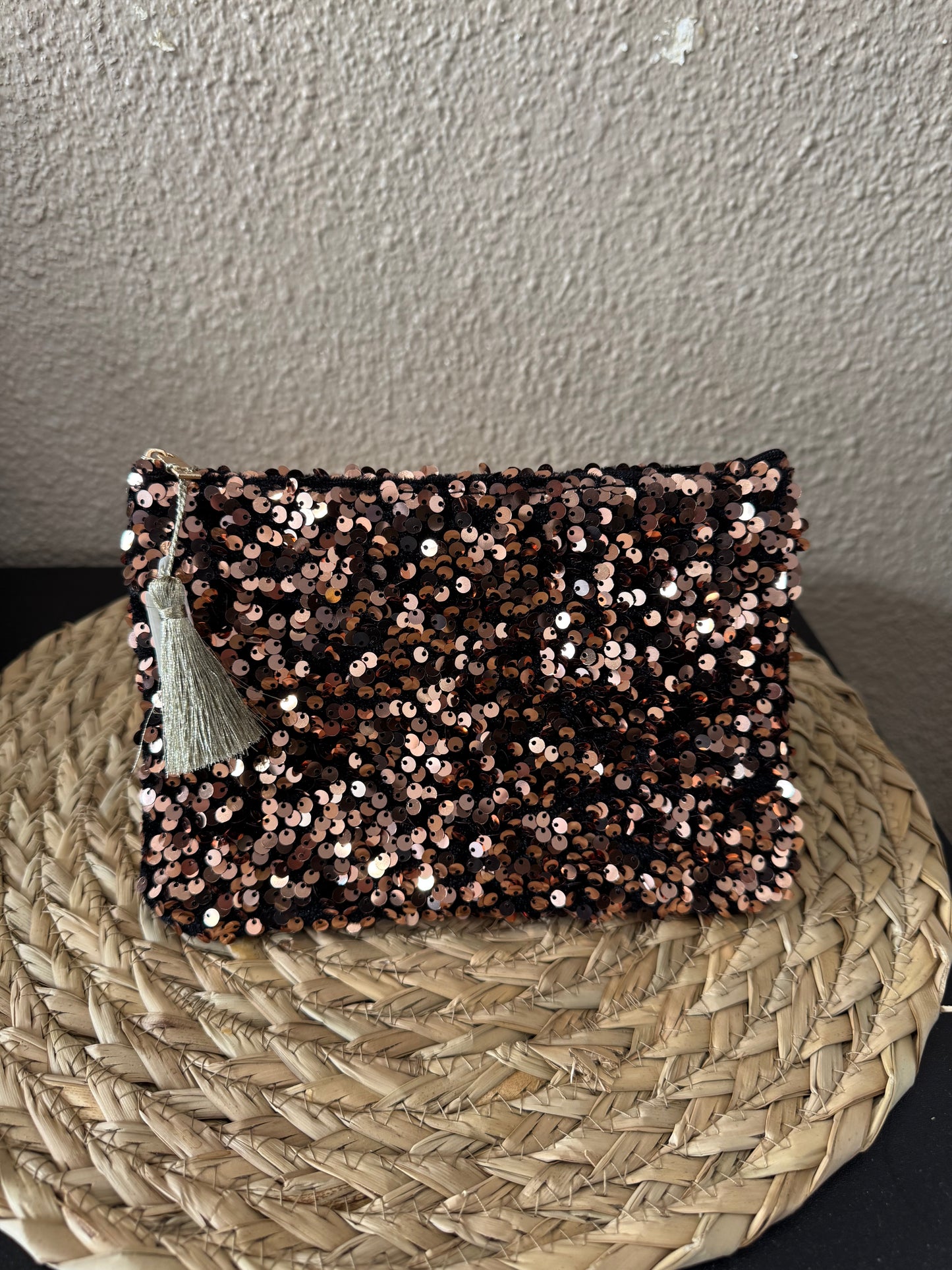 Pochette bronze avec sequins