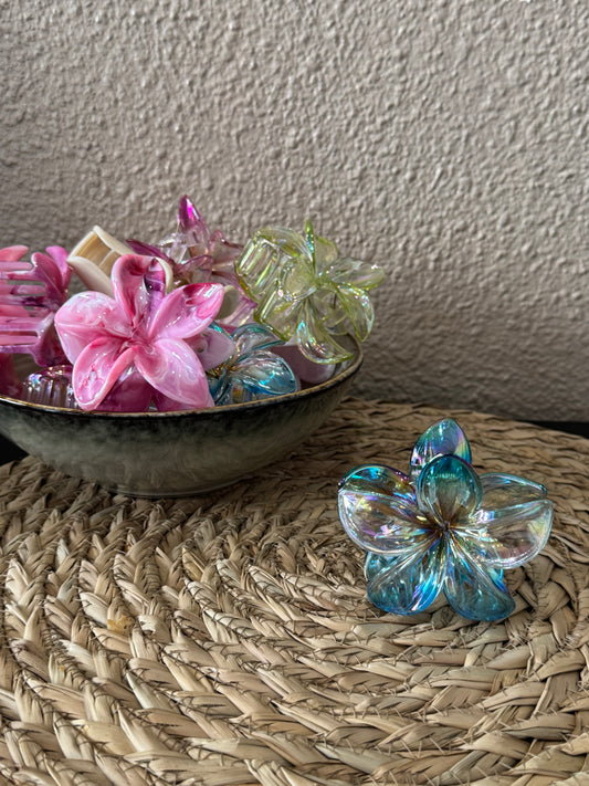 Pince fleur bleu transparent